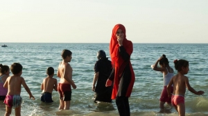 Bikini, burkini, cretini eccetera